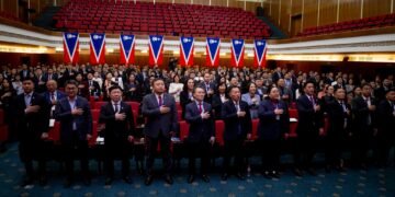 Ардчилсан намд “Элсний 13” дахин мэндлэв үү, эсвэл эрх мэдлийн төлөөх төөрөгдөл үү?