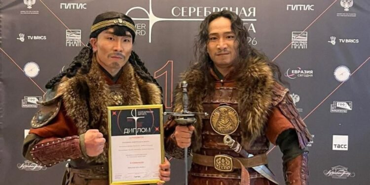 Монголын уран бүтээлчид “Мөнгөн илд” цом хүртжээ