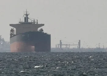 Трамп: АНУ Ормузын хоолойг “цэвэрлэж” эхэллээ