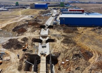 “Буянт-Ухаа”-гийн үерийн хамгаалалтын далан дээгүүр ШШЕГ руу нэвтрэх гүүр барьж байна