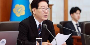 БНСУ-ын нефть тээвэрлэсэн хөлөг Улаан тэнгисийг амжилттай гаталжээ