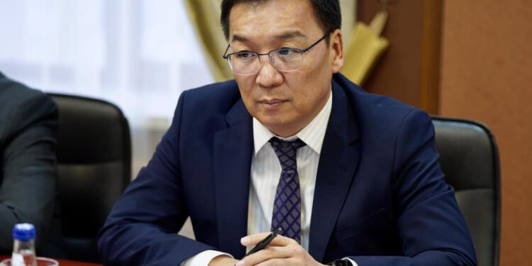 ЗТЯ-ны Төрийн нарийн бичгийн дарга Б.Насантогтохын 7.5 тэрбум төгрөгийн хөрөнгийг битүүмжлэв