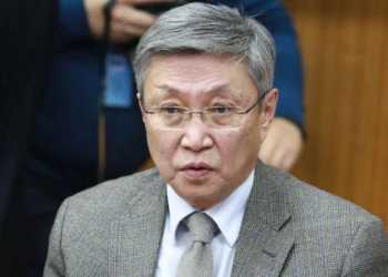 С.Баяр: Хөгжлийг хойш чирж, хувиа борлуулдаг З.Энхболд АН-ын гестапо болж байгаа юм уу?