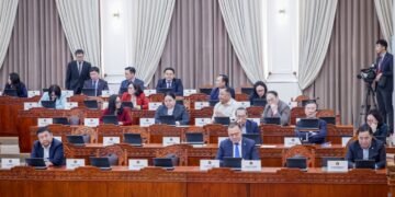 УИХ: Хэн хэнийг байнгын хорооны гишүүнээс чөлөөлж, оронд нь хэн хэнийг батлахаар тусгав?