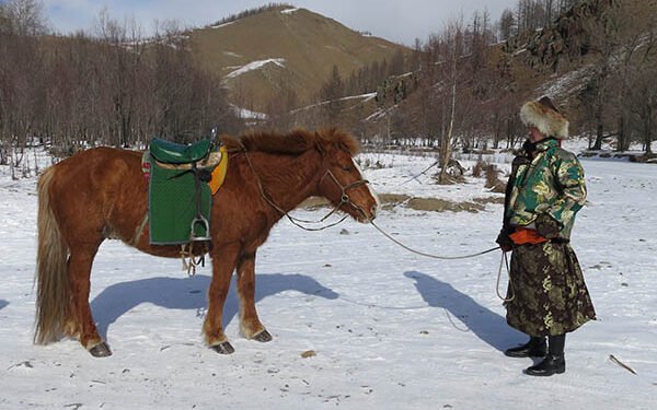 ЦАГ АГААР: Төв болон зүүн аймгуудын нутгаар цас орж, цасаар шуурна