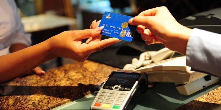 Татварын байцаагчдын 100 саяын авлигын хэрэг шүүхэд шилжлээ