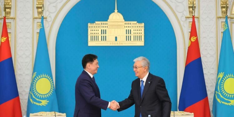 АЙЛЧЛАЛ: Баян-Өлгийд Казахстаны Консулын газар нээж, Өскемен-Өлгий чиглэлд шинэ нислэг үйлдэнэ