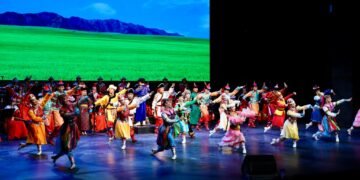 Уран бүтээлчид Астана хотноо анх удаа “Монголын сайхан орон” тоглолтоо өргөн барилаа