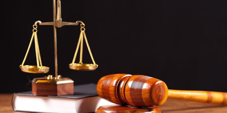 ШҮҮХ ХУРАЛ: “Ногоон автобусны” гэх тодотголтой 24 хүнд холбогдох хэргийг хянан хэлэлцэв