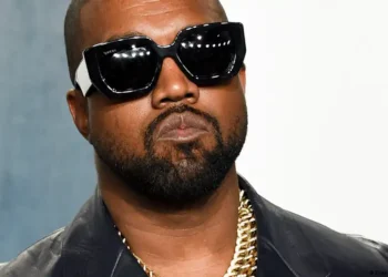 Британи Канье Уэстийг нэвтрүүлсэнгүй