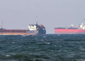 Швед улс Оросын “сүүдрийн флот”-ын танкерыг газрын тос асгасан хэргээр саатуулав