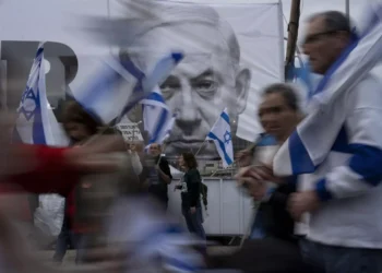 “Нетаньяхугийн авлигын хэрэгт гэм буруутайг нь хүлээн зөвшөөрүүлнэ”