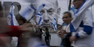 “Нетаньяхугийн авлигын хэрэгт гэм буруутайг нь хүлээн зөвшөөрүүлнэ”